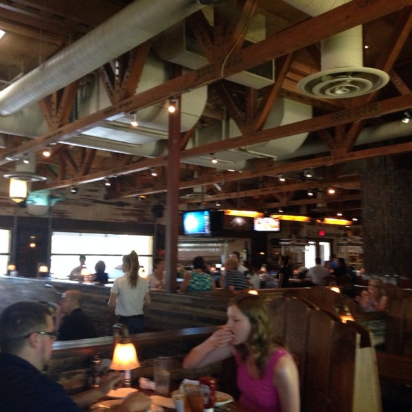 Photo taken at Pismo&#39;s Coastal Grill by ᴡ M. on 5/15/2014