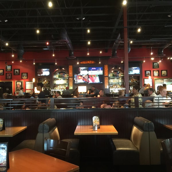 Photo taken at BJ&#39;s Restaurant &amp; Brewhouse by ᴡ M. on 4/26/2015