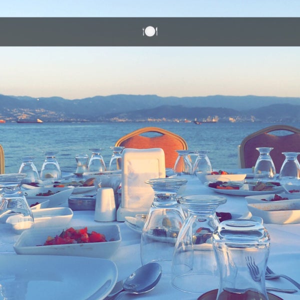 Das Foto wurde bei Özsar Restaurant von Alpay Ö. am 6/21/2016 aufgenommen