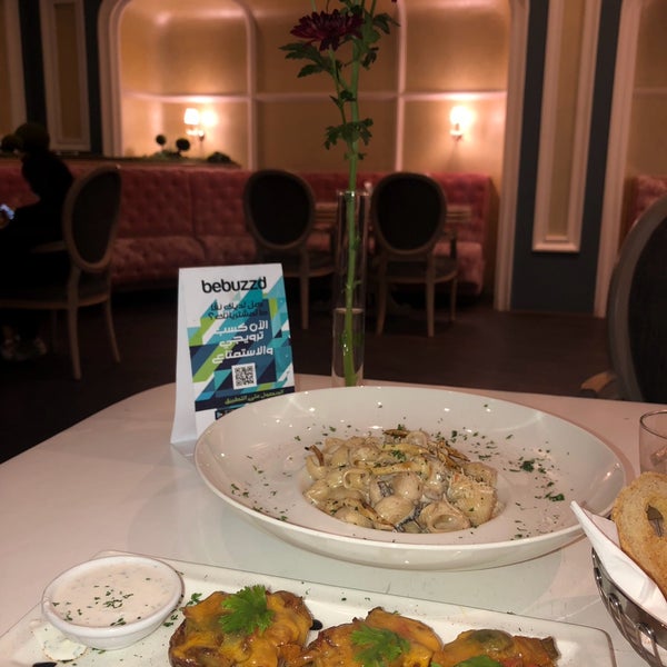Foto scattata a Creole Restaurant &amp; Cafe da Renad🕊 il 3/14/2019