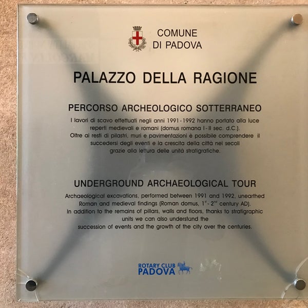 รูปภาพถ่ายที่ Palazzo della Ragione โดย Gabriele M. เมื่อ 10/24/2021