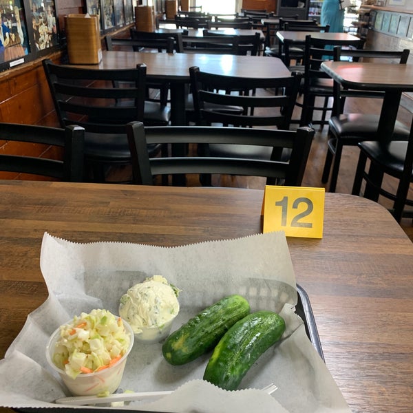 Photo taken at Pomperdale - A New York Deli by Eric R. on 4/28/2022