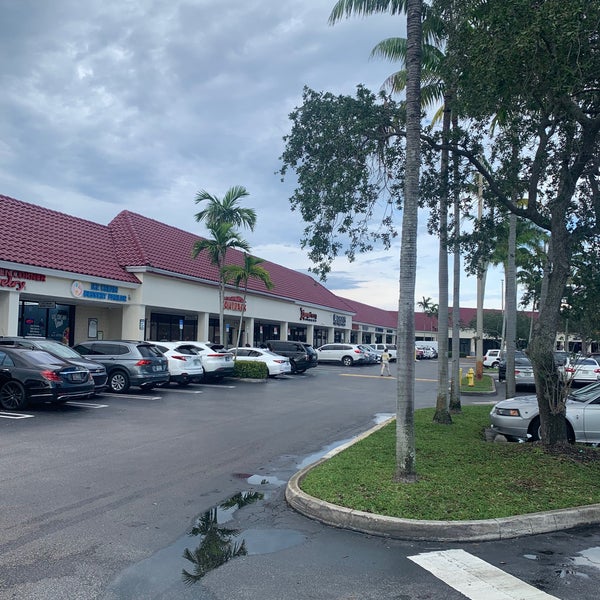 WinnDixie Grocery Store in Miami Lakes
