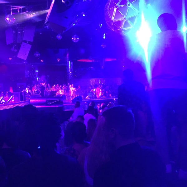 Foto scattata a Drai&#39;s Nightclub da Meshal .. il 8/24/2019