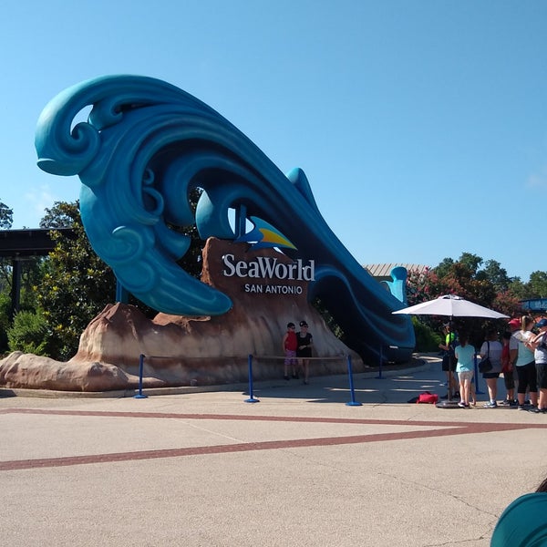 Photo taken at SeaWorld San Antonio by Melisa R. on 7/10/2019