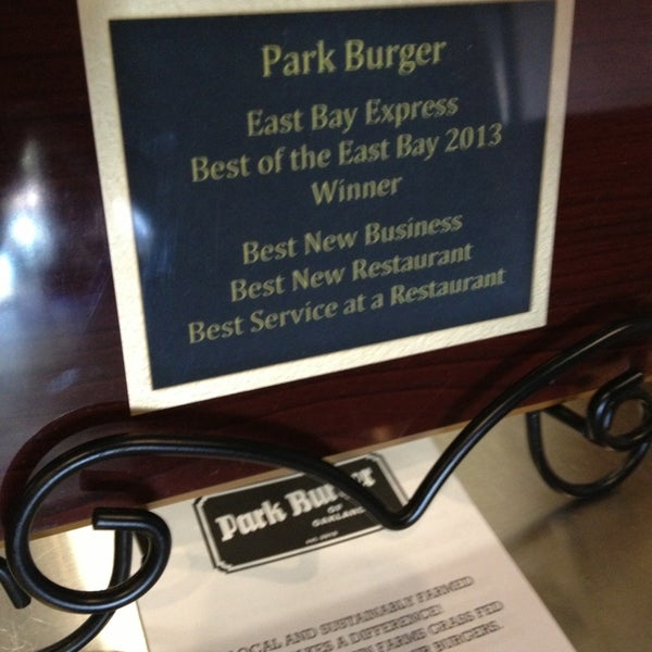 รูปภาพถ่ายที่ Park Burger โดย Eric U. เมื่อ 8/11/2013