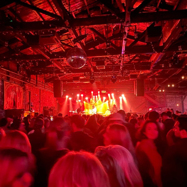 Photo taken at Brooklyn Bowl by Annie K. on 11/11/2023