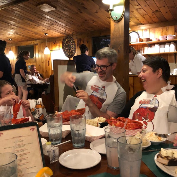 Das Foto wurde bei Ogunquit Lobster Pound Restaurant von Annie K. am 7/13/2019 aufgenommen
