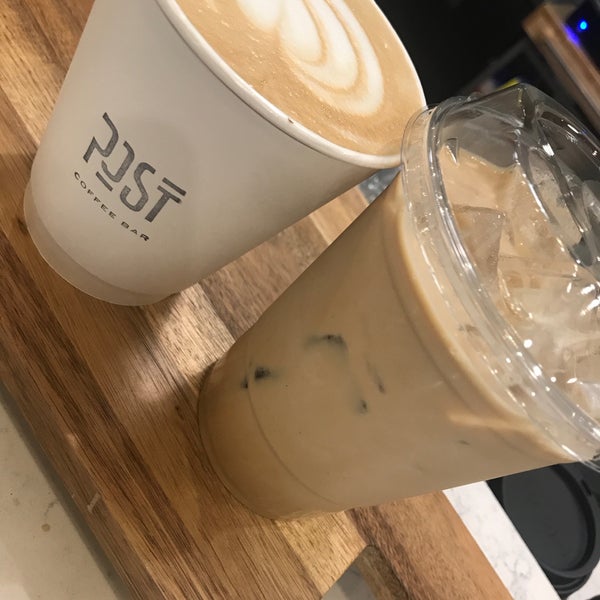 Foto diambil di Post Coffee Bar oleh Loli🌸 pada 10/29/2018