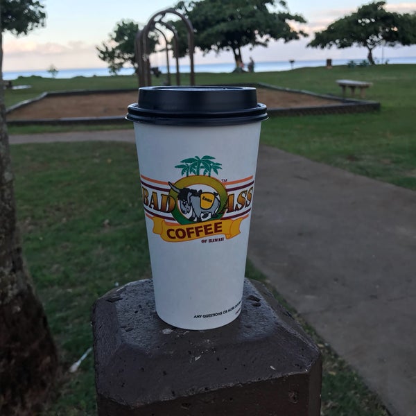 11/3/2017 tarihinde Minh-Kiet C.ziyaretçi tarafından Bad Ass Coffee of Hawaii'de çekilen fotoğraf