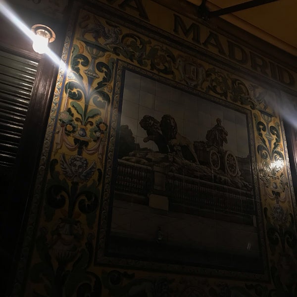 Foto diambil di Restaurante Viva Madrid oleh velislava p. pada 12/8/2018