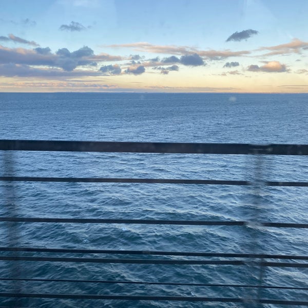 Foto tomada en Puente de Øresund  por 𝚝𝚛𝚞𝚖𝚙𝚎𝚛 . el 11/18/2022
