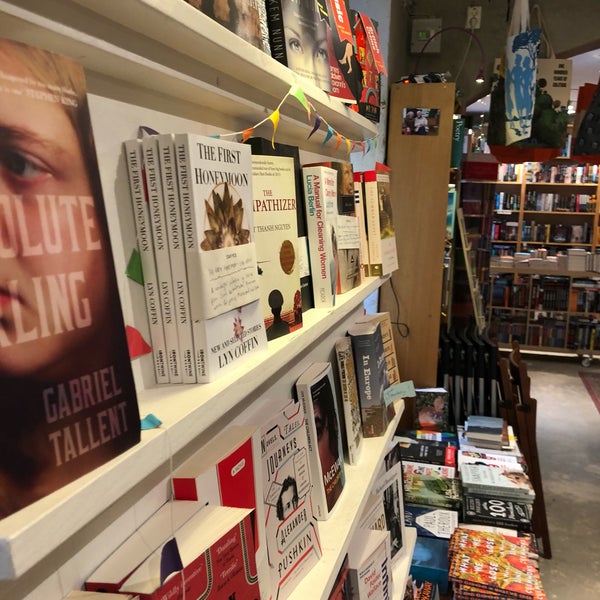 Photo taken at The English Bookshop by 𝚝𝚛𝚞𝚖𝚙𝚎𝚛 . on 2/17/2018