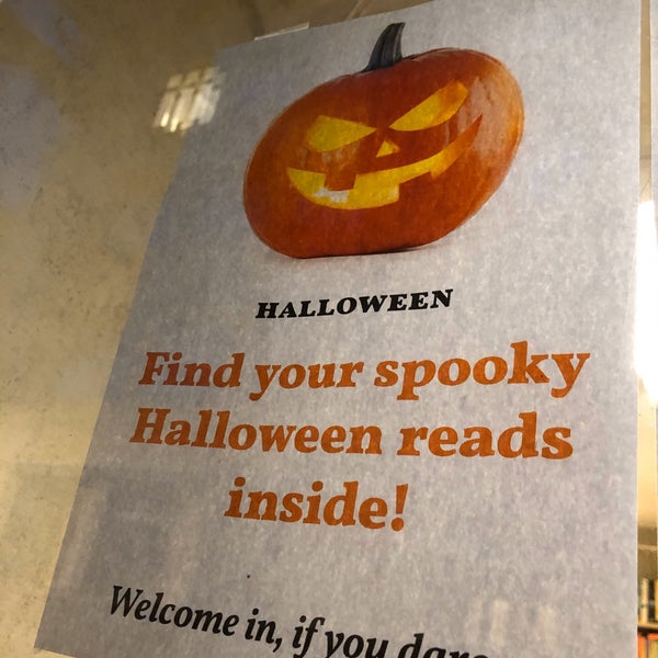 Foto diambil di The English Bookshop oleh 𝚝𝚛𝚞𝚖𝚙𝚎𝚛 . pada 10/25/2019