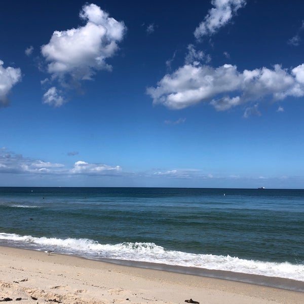 รูปภาพถ่ายที่ Hilton Fort Lauderdale Beach Resort โดย Mohammed A. เมื่อ 9/16/2019