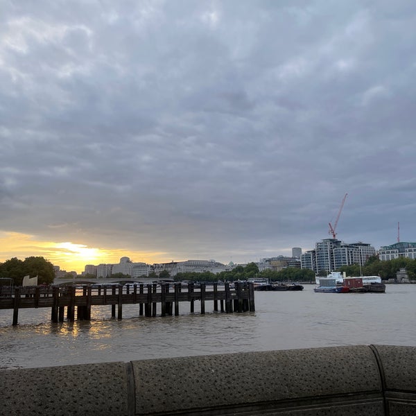 Foto tirada no(a) Oxo Tower Restaurant por Albughaili em 9/11/2021