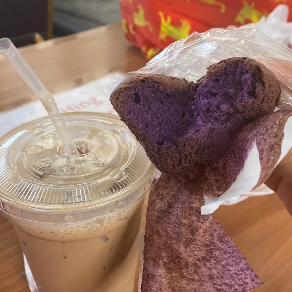 9/18/2021 tarihinde Violet Z.ziyaretçi tarafından Kam Hing Coffee Shop 金興'de çekilen fotoğraf