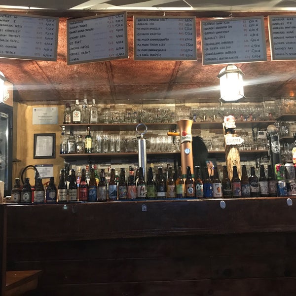 6/20/2018 tarihinde Mary Á.ziyaretçi tarafından Beerhouse'de çekilen fotoğraf