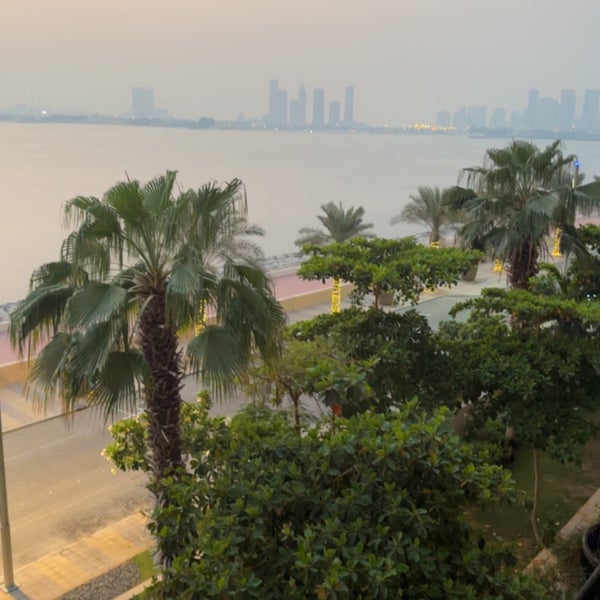 Foto diambil di Anantara The Palm Dubai Resort oleh AZ pada 9/10/2023