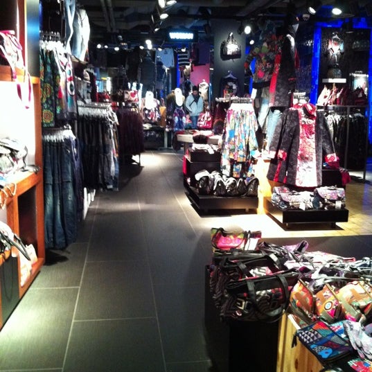Desigual - Tienda de ropa en Praha