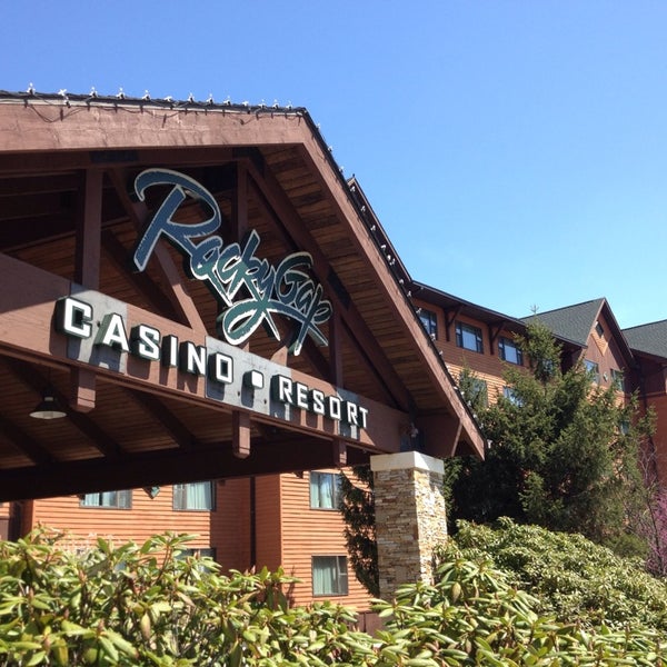 Photo taken at Rocky Gap Casino Resort by Jill R Y. on 4/27/2014