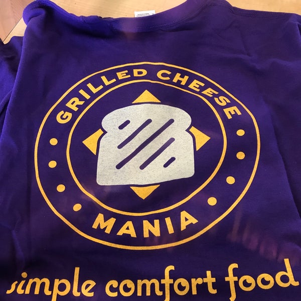 Снимок сделан в Grilled Cheese Mania пользователем Karla R. 11/17/2018