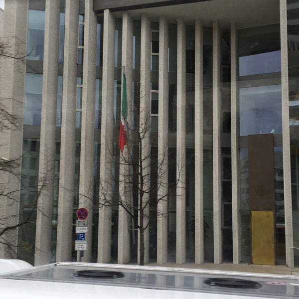 Das Foto wurde bei Botschaft von Mexiko | Embajada De Mexico von Juan G. am 4/3/2015 aufgenommen