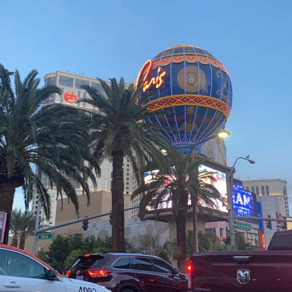 รูปภาพถ่ายที่ Tropicana Las Vegas โดย Saul เมื่อ 5/30/2021