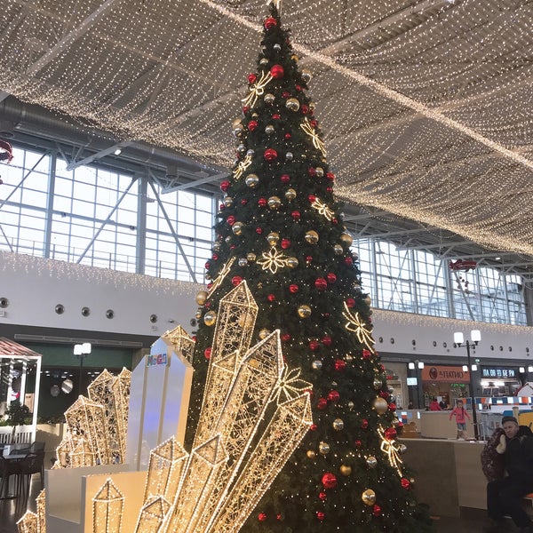 Das Foto wurde bei МЕГА Ростов-на-Дону / MEGA Mall von Tata Z. am 12/2/2019 aufgenommen