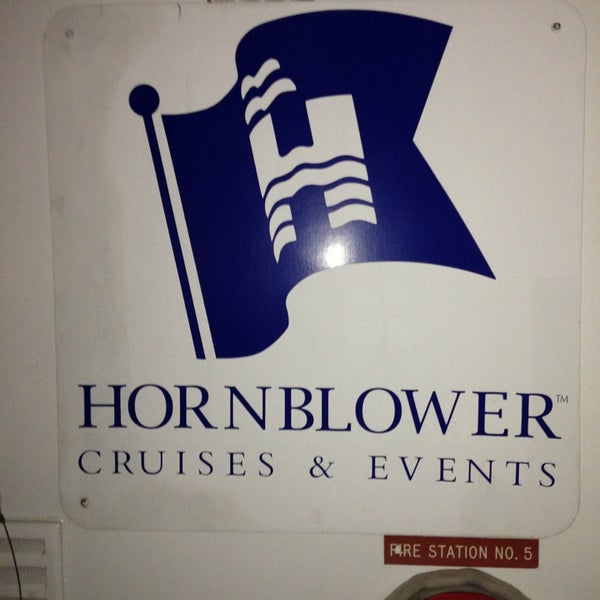 Photo prise au Hornblower Cruises &amp; Events par Wesley S. le1/10/2013