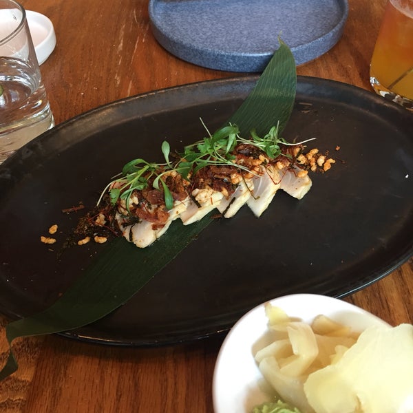 Foto tirada no(a) Bamboo Sushi por Jay em 6/22/2019