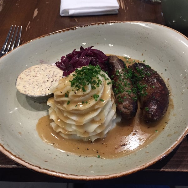 Ordered Bangers and Mash. The bangers were great! The mash, too. I was hoping to get a full English Brekkie but it is only available for Sunday brunch!