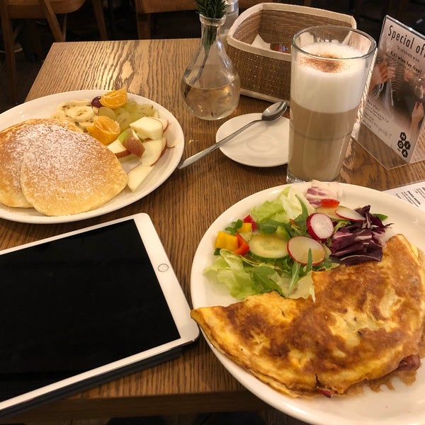 These were the best pancakes I've eaten in a while. Place is very cozy. Not very expensive. Food is very nicely served and tastes deliciously.