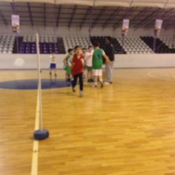 1/23/2015에 Oktay G.님이 Hidayet Türkoğlu Basketbol ve Spor Okulları Dikmen에서 찍은 사진