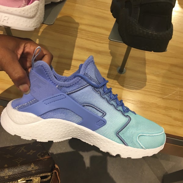 finish line iverson mall