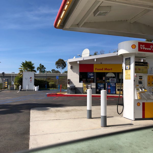 Shell Gas Station in Carmel Valley
