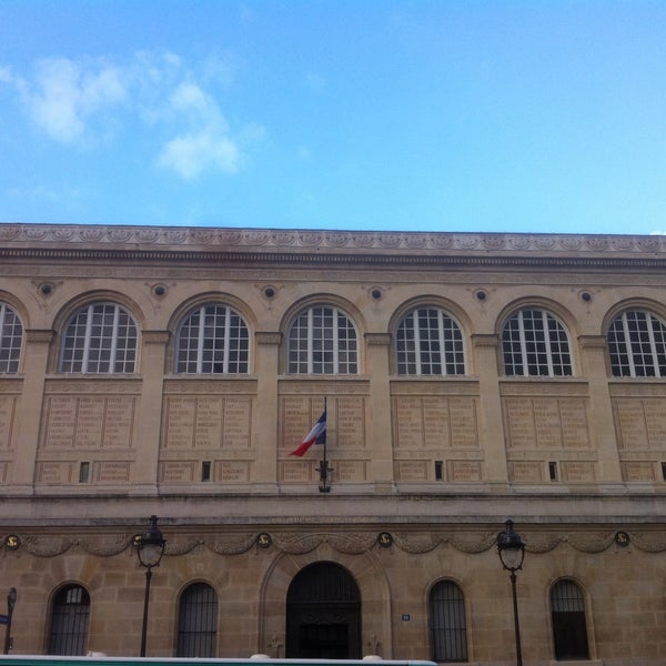 9/20/2016 tarihinde Renaud F.ziyaretçi tarafından Bibliothèque Sainte-Geneviève'de çekilen fotoğraf