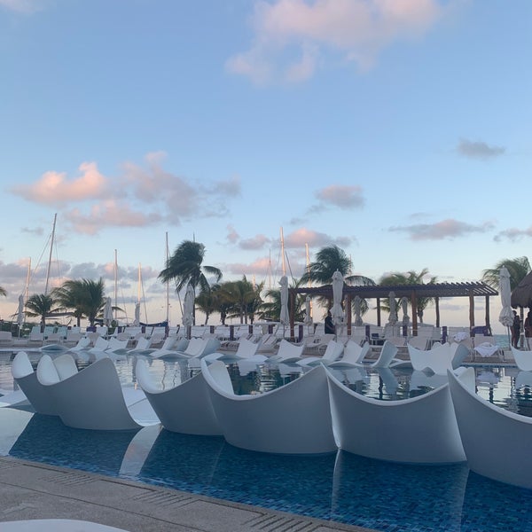 Foto diambil di Temptation Resort &amp; Spa Cancun oleh M7mmed A. pada 2/27/2019