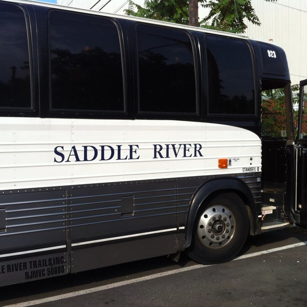 Берген хаус. Saddle river. Река воронеж рамонь. The woodlands texas. Saddle river.