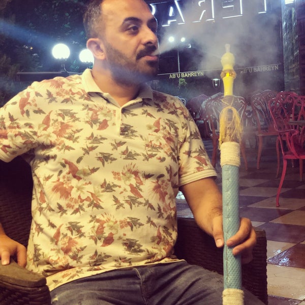 Das Foto wurde bei Ab&#39;u Bahreyn Nargile Cafe von GezenAdam am 6/24/2019 aufgenommen