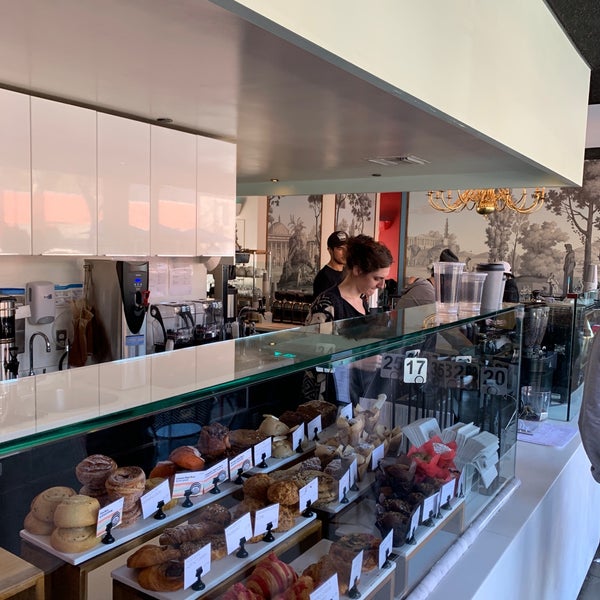 Foto diambil di Lamill Coffee Boutique oleh Yin Q. pada 12/29/2018