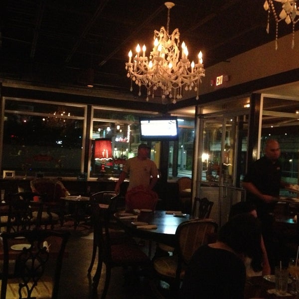 รูปภาพถ่ายที่ Di Zucchero Restaurant and Lounge โดย Javier B. เมื่อ 8/1/2013