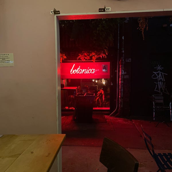 8/29/2021にStroumphがBotanica Barで撮った写真