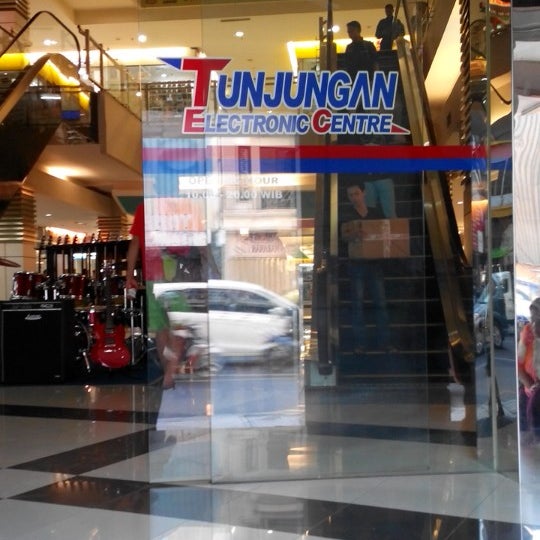 Tunjungan Electronic Centre (TEC) Toko Elektronik di Genteng