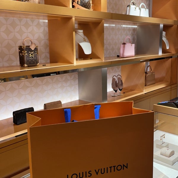 Louis Vuitton Store In Via Condotti Rome Italy Stock Photo