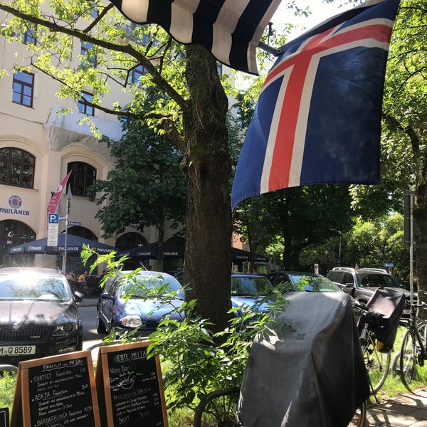Das Foto wurde bei Café Blá von Bogdan am 8/18/2019 aufgenommen