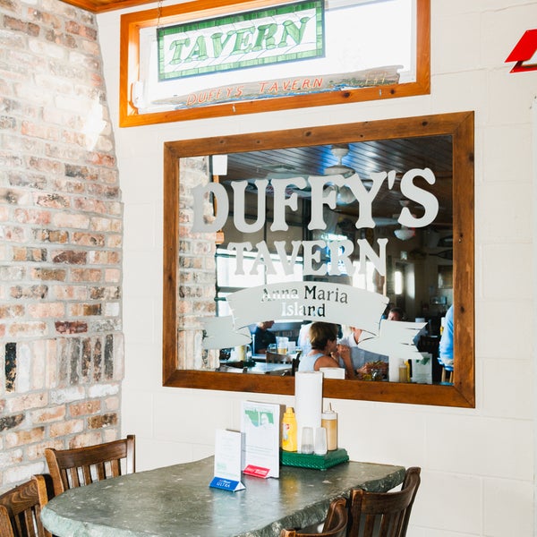 Foto diambil di Duffy&#39;s Tavern oleh Duffy&#39;s Tavern pada 10/18/2018