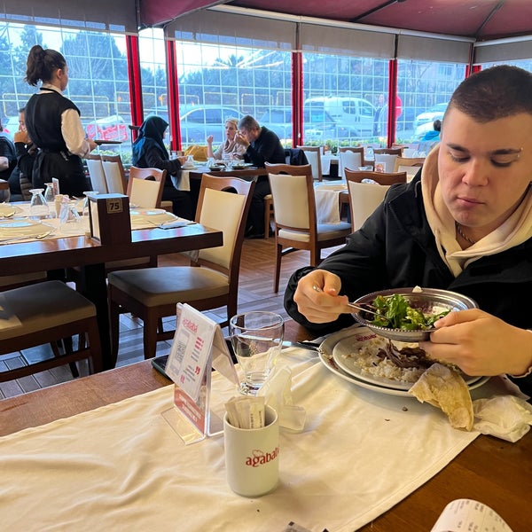 Photo taken at Ağababa Döner &amp; Yemek Restaurant by Uğur ö. on 1/13/2023