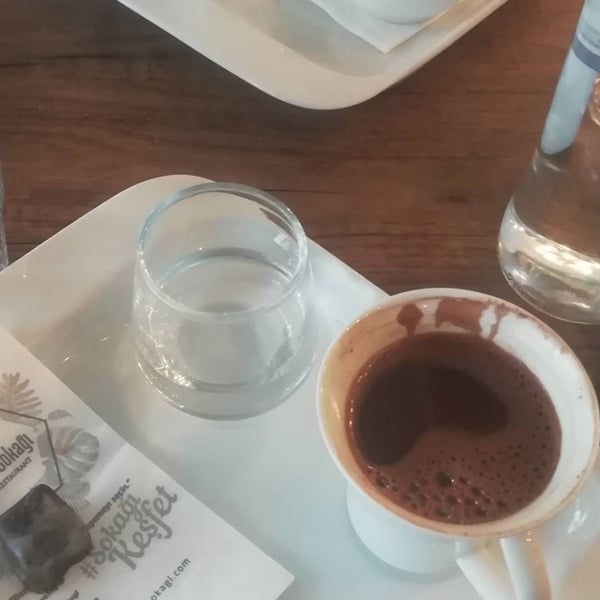 Photo taken at Kahve Sokağı by Demet K. on 11/14/2019