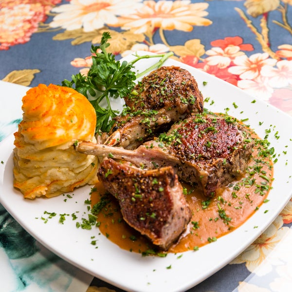 Dizz's As Is American Restaurant in Laguna Beach